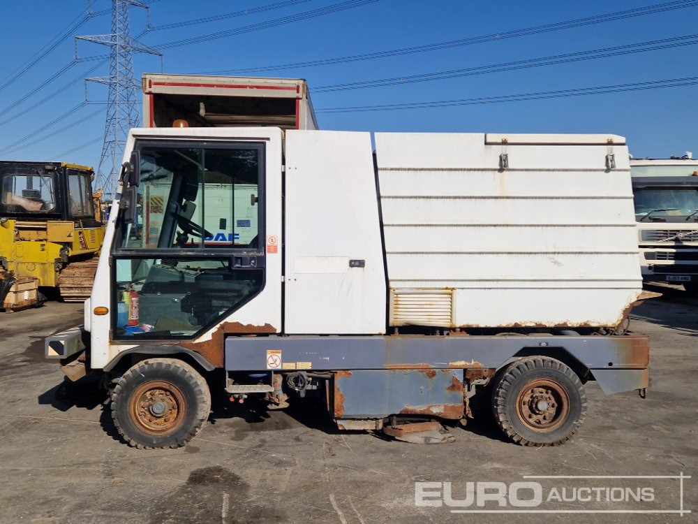 2010 Duleuo 200 QUATTRO - Road sweeper: picture 2 2010 Duleuo 200 QUATTRO - Road sweeper: picture 2