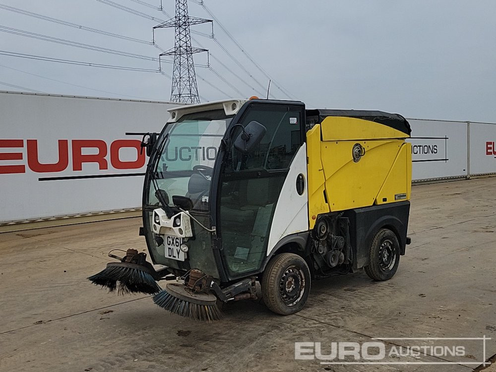 2011 Johnston 4x2 Road Sweeper, Reverse Camera, Automatic Gearbox - Road sweeper: picture 1 2011 Johnston 4x2 Road Sweeper, Reverse Camera, Automatic Gearbox - Road sweeper: picture 1