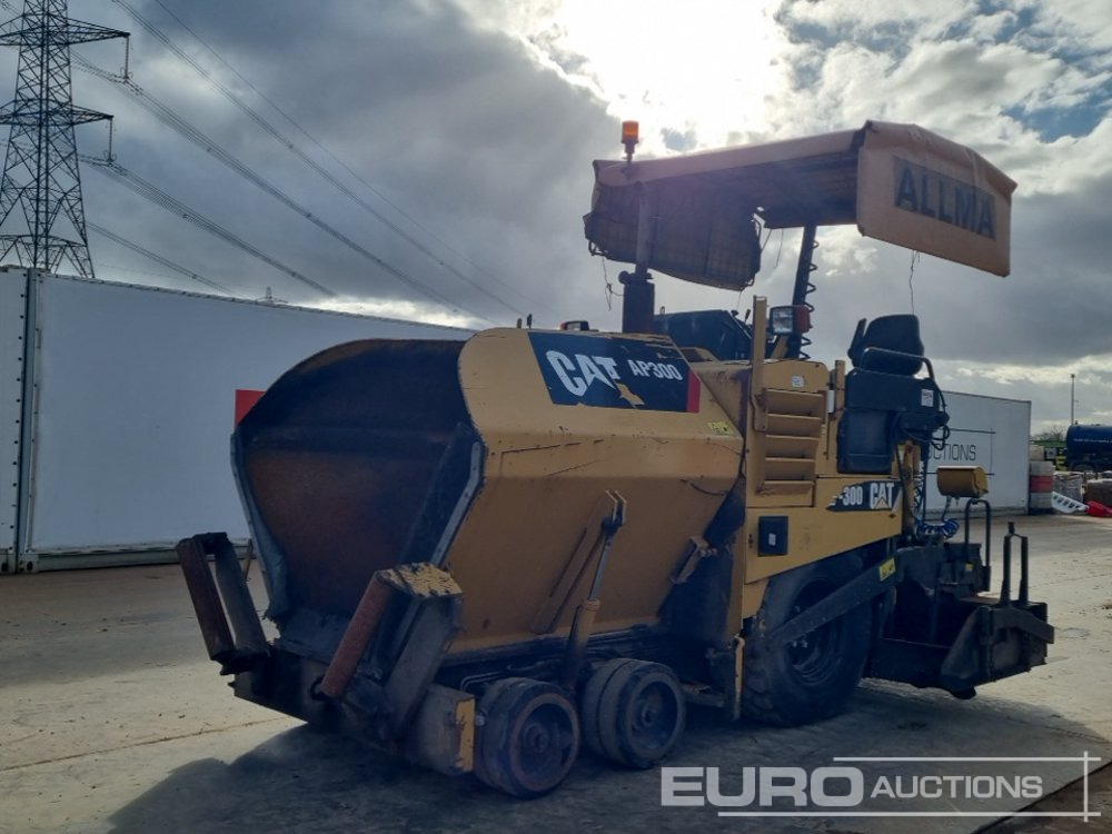 2012 CAT AP-300 - Asphalt paver: picture 1 2012 CAT AP-300 - Asphalt paver: picture 1