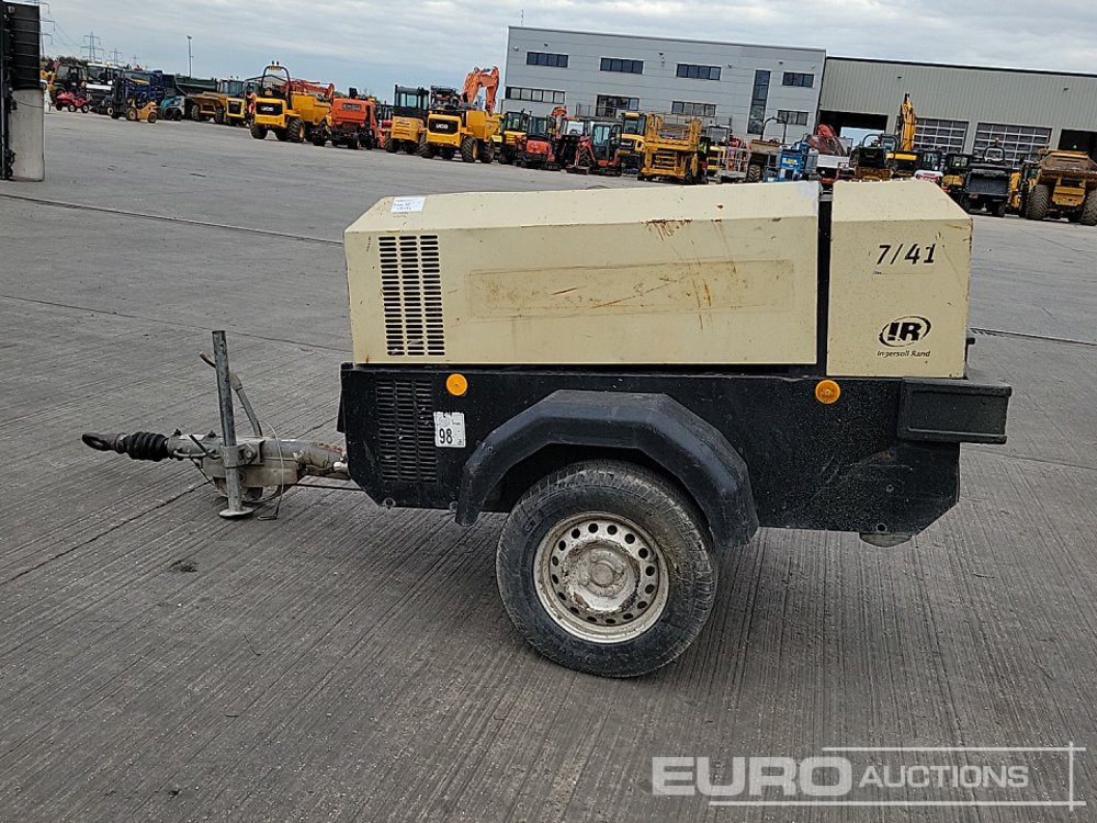 2012 Doosan 741 - Air compressor: picture 2 2012 Doosan 741 - Air compressor: picture 2