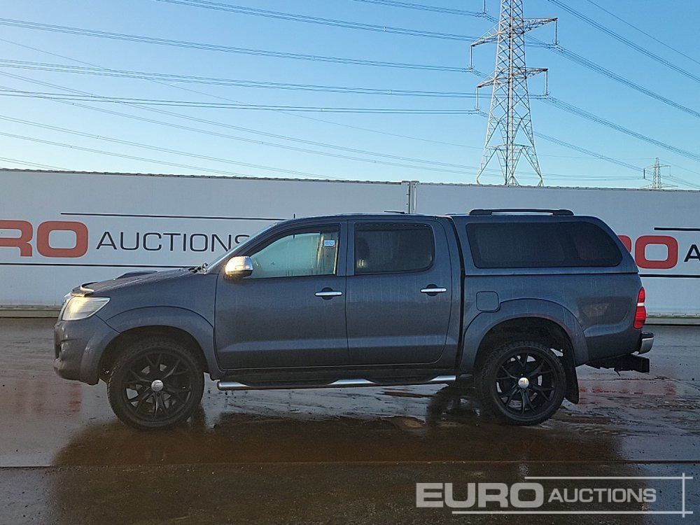 2014 Toyota Hilux Invincible - Pickup truck: picture 2 2014 Toyota Hilux Invincible - Pickup truck: picture 2