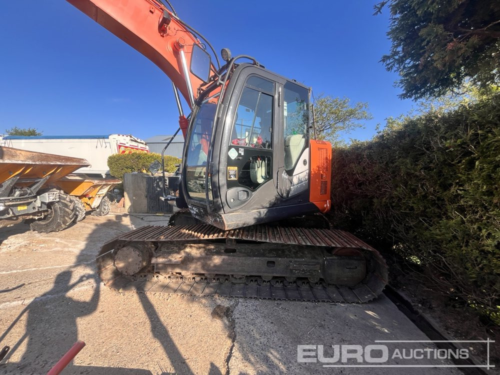 2015 Hitachi ZX135US-5B - Crawler excavator: picture 1 2015 Hitachi ZX135US-5B - Crawler excavator: picture 1