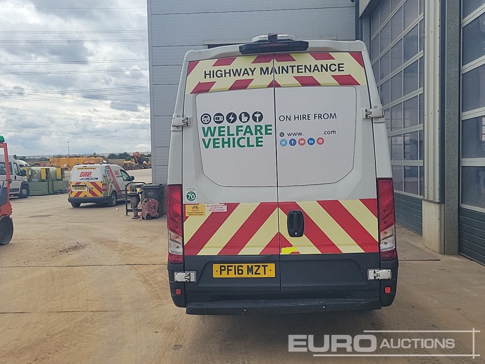2016 Iveco Daily 35S11 - Combi van: picture 4 2016 Iveco Daily 35S11 - Combi van: picture 4