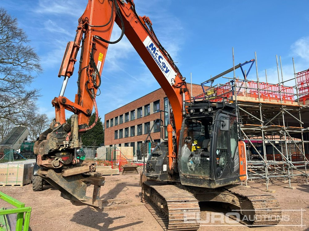 2020 Hitachi ZX135USBL-6 - Crawler excavator: picture 1 2020 Hitachi ZX135USBL-6 - Crawler excavator: picture 1