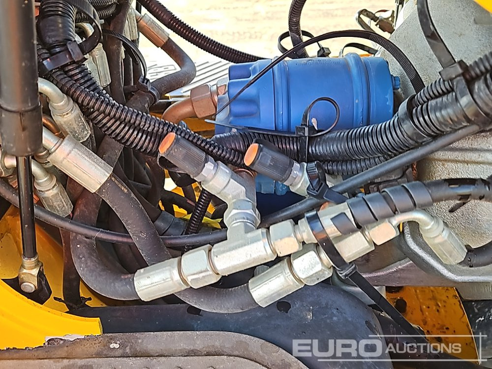 Mini excavator 2021 JCB 8008CTS: picture 30