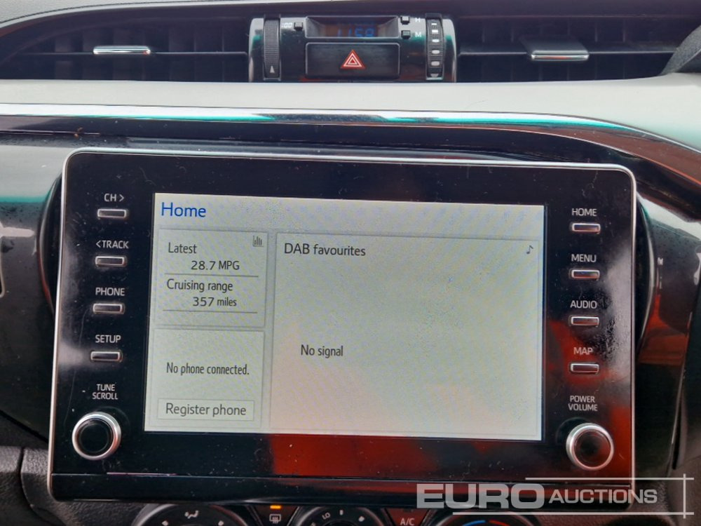 Pickup truck 2021 Toyota Hilux Icon: picture 42