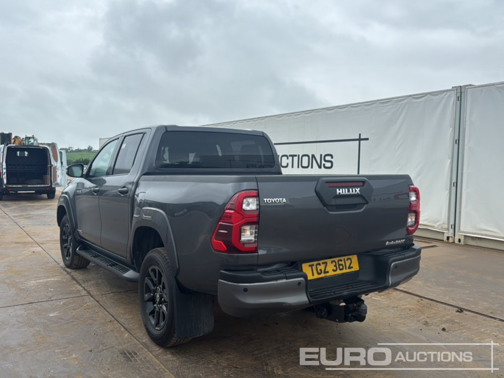 2021 Toyota Hilux Invincible X - Pickup truck: picture 3 2021 Toyota Hilux Invincible X - Pickup truck: picture 3