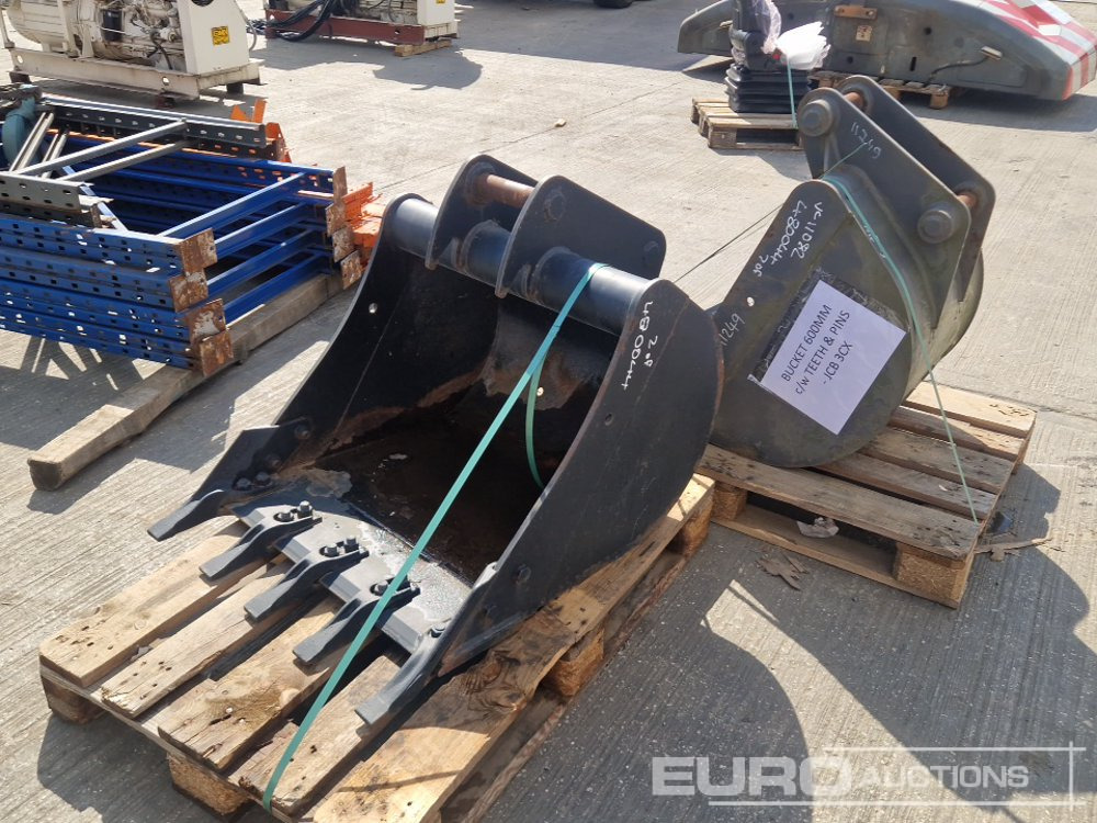30", 24" Digging Bucket 45mm Pin to suit 4-6 Ton Excavator - Bucket: picture 1 30", 24" Digging Bucket 45mm Pin to suit 4-6 Ton Excavator - Bucket: picture 1