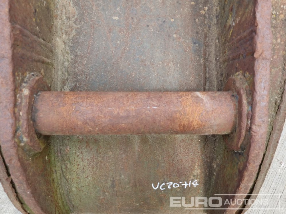 Bucket 30" Scoop Bucket 90mm Pin to suit 30 Ton Excavator: picture 10