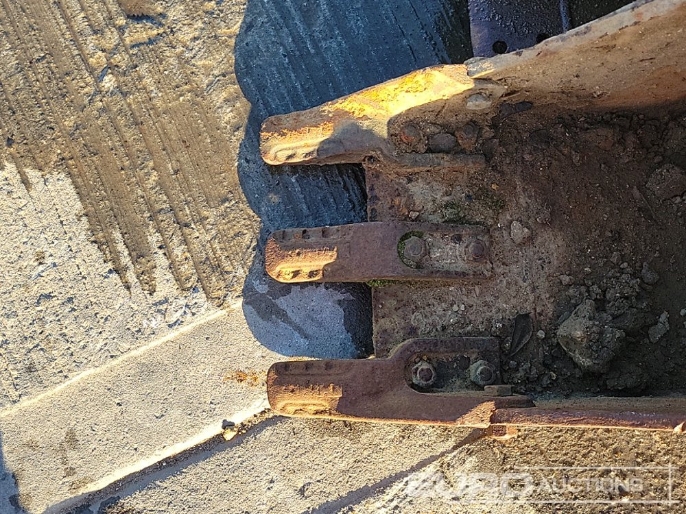 Bucket 36", 30", 30" Ditching, 12", 12", 10" Digging Bucket 25-35mm Pin to suit Mini Excavator: picture 10