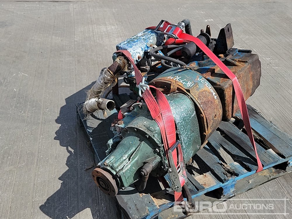 4 Cylinder Engine, Gearbox - Engine: picture 5 4 Cylinder Engine, Gearbox - Engine: picture 5