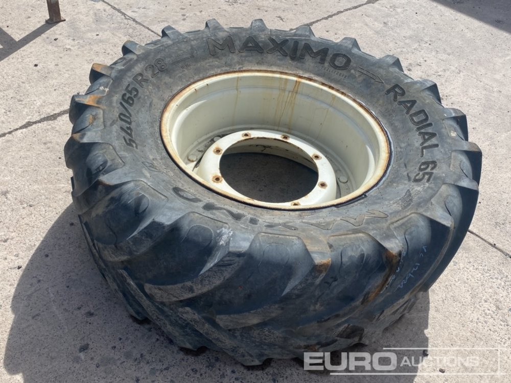 540/65R28 Tyre & Rim - Tire: picture 4 540/65R28 Tyre & Rim - Tire: picture 4
