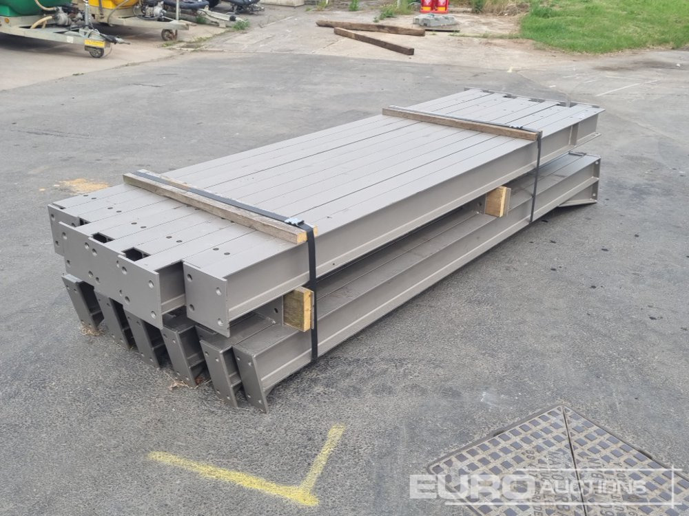 60’ x 30’ x 10’. 4no 15’ Bays. 12.5° Roof Pitch. Purlin Cleats Spaced To Accept Fibre Cement Or Steel Roof Sheets. 10no Stanchions 152 x 89 x 16kg 10no Rafters 152 x 89 x 16kg - Construction container: picture 5 60’ x 30’ x 10’. 4no 15’ Bays. 12.5° Roof Pitch. Purlin Cleats Spaced To Accept Fibre Cement Or Steel Roof Sheets. 10no Stanchions 152 x 89 x 16kg 10no Rafters 152 x 89 x 16kg - Construction container: picture 5