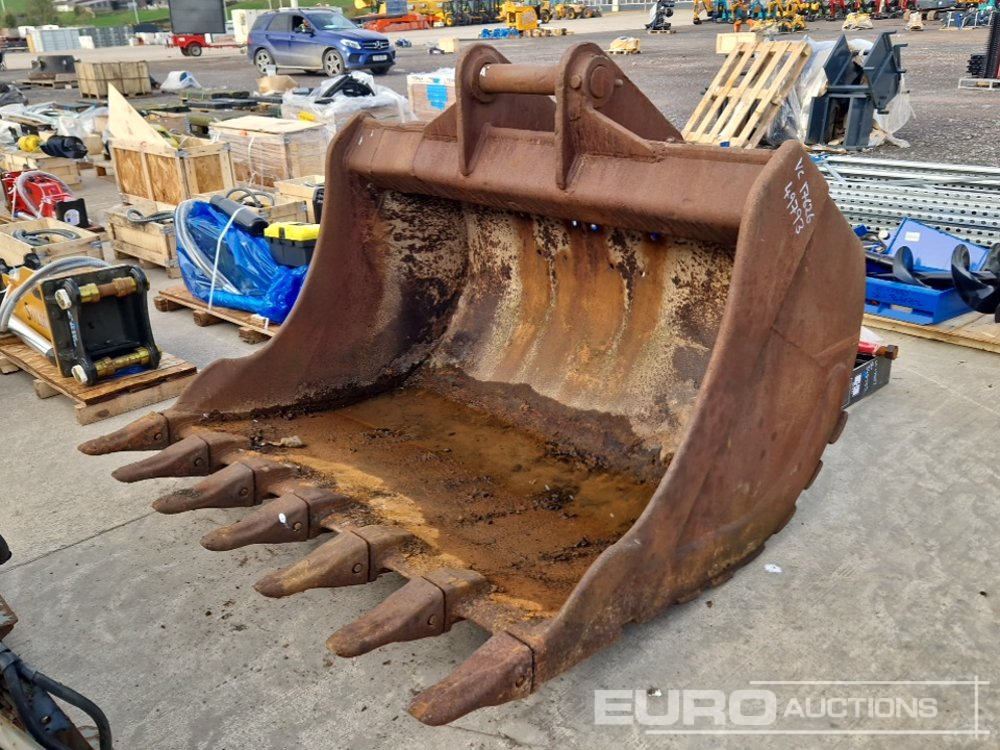 68" Digging Bucket 80mm Pin to suit 20 Ton Excavator - Bucket: picture 1 68" Digging Bucket 80mm Pin to suit 20 Ton Excavator - Bucket: picture 1