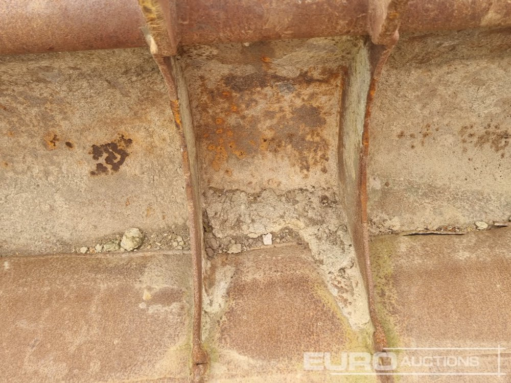Bucket 72" Ditching Bucket 65mm Pin to suit 13 Ton Excavator: picture 10