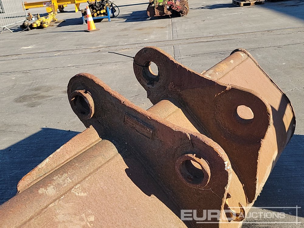 Bucket 84" Ditching Bucket 80mm Pin to suit 20 Ton Excavator: picture 12