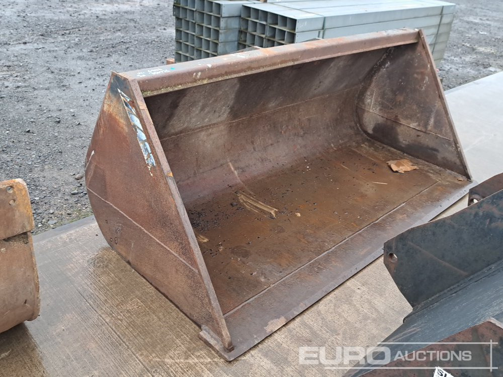 92" Loading Bucket to suit Telehandler - Bucket: picture 4 92" Loading Bucket to suit Telehandler - Bucket: picture 4