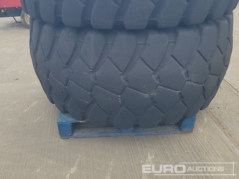 Bridgestone 26.6R25 Tyre (2 of) - Tire: picture 5 Bridgestone 26.6R25 Tyre (2 of) - Tire: picture 5