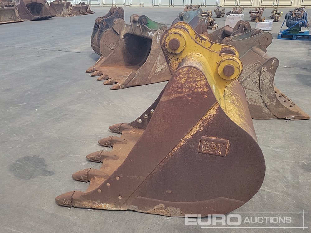 CAT 58" Digging Bucket 80mm Pin to suit 20 Ton Excavator - Bucket: picture 2 CAT 58" Digging Bucket 80mm Pin to suit 20 Ton Excavator - Bucket: picture 2