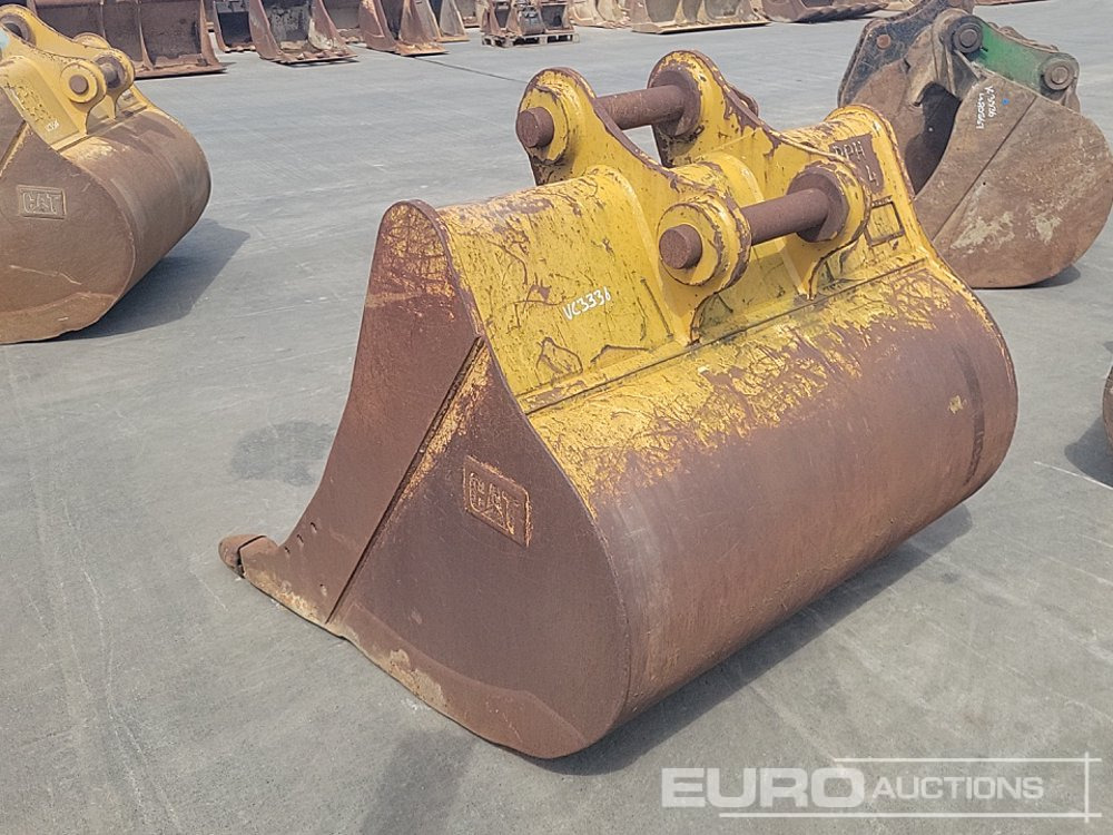 CAT 58" Digging Bucket 80mm Pin to suit 20 Ton Excavator - Bucket: picture 3 CAT 58" Digging Bucket 80mm Pin to suit 20 Ton Excavator - Bucket: picture 3