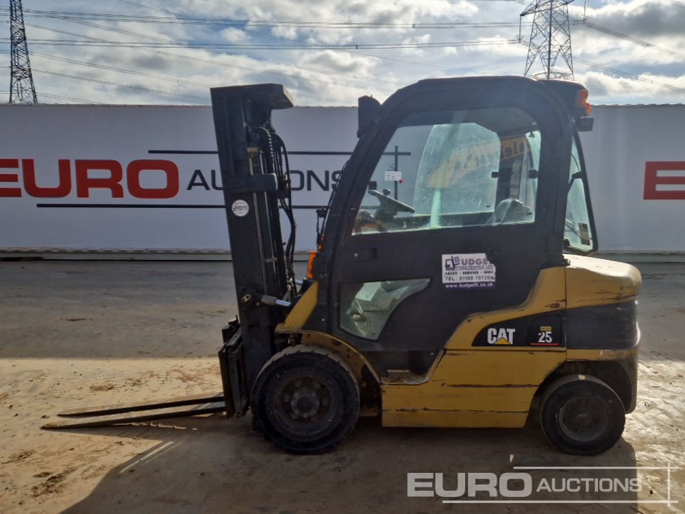 CAT DP25N - Forklift: picture 2 CAT DP25N - Forklift: picture 2