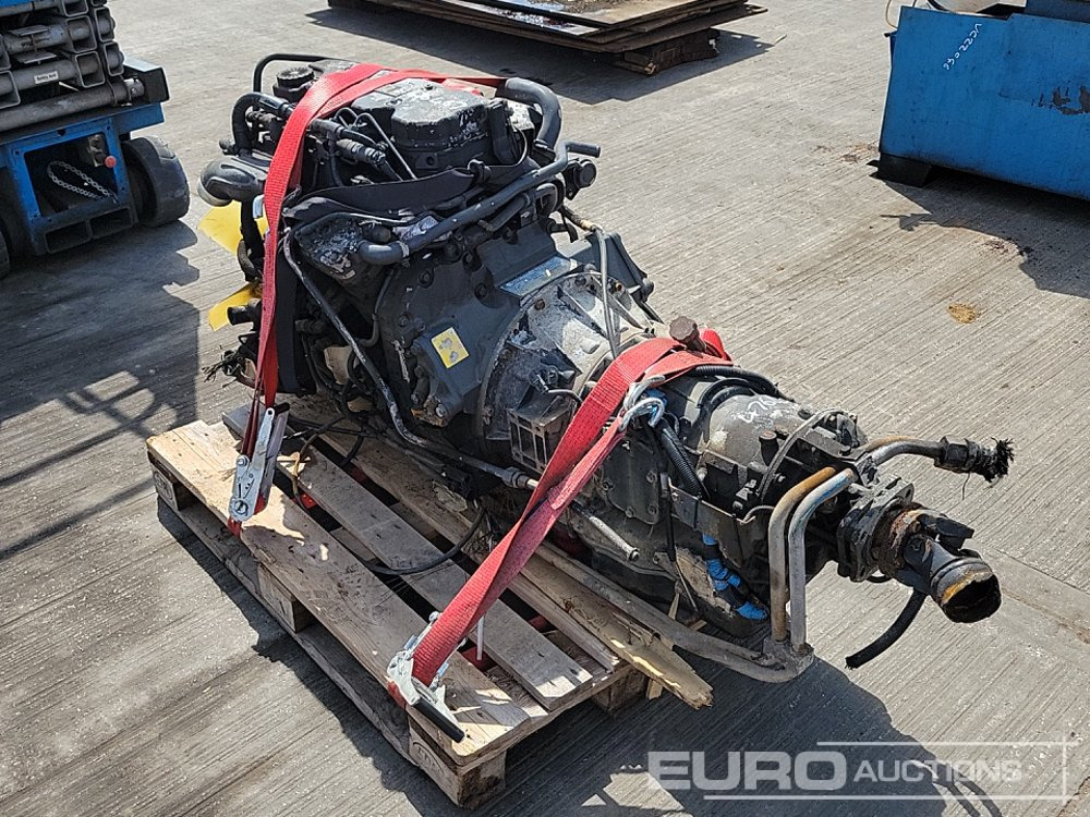 Cummins 4 Cylinder Engine, Gearbox - Engine: picture 3 Cummins 4 Cylinder Engine, Gearbox - Engine: picture 3