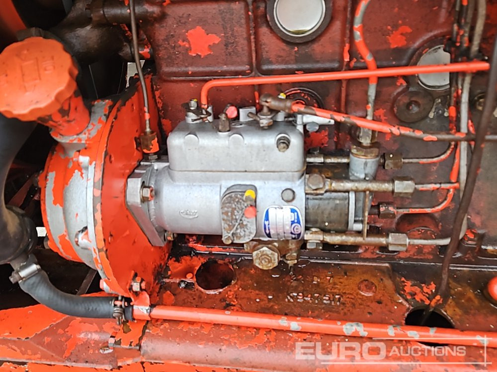 Farm tractor David Brown 996: picture 21