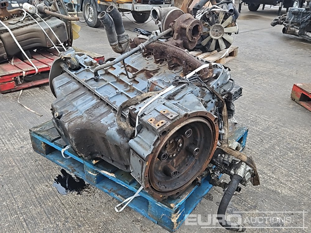 Deutz 6 Cylinder Engine - Engine: picture 5 Deutz 6 Cylinder Engine - Engine: picture 5