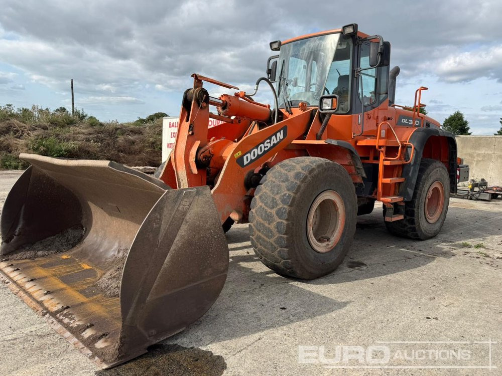 Doosan DL300 - Wheel loader: picture 1 Doosan DL300 - Wheel loader: picture 1