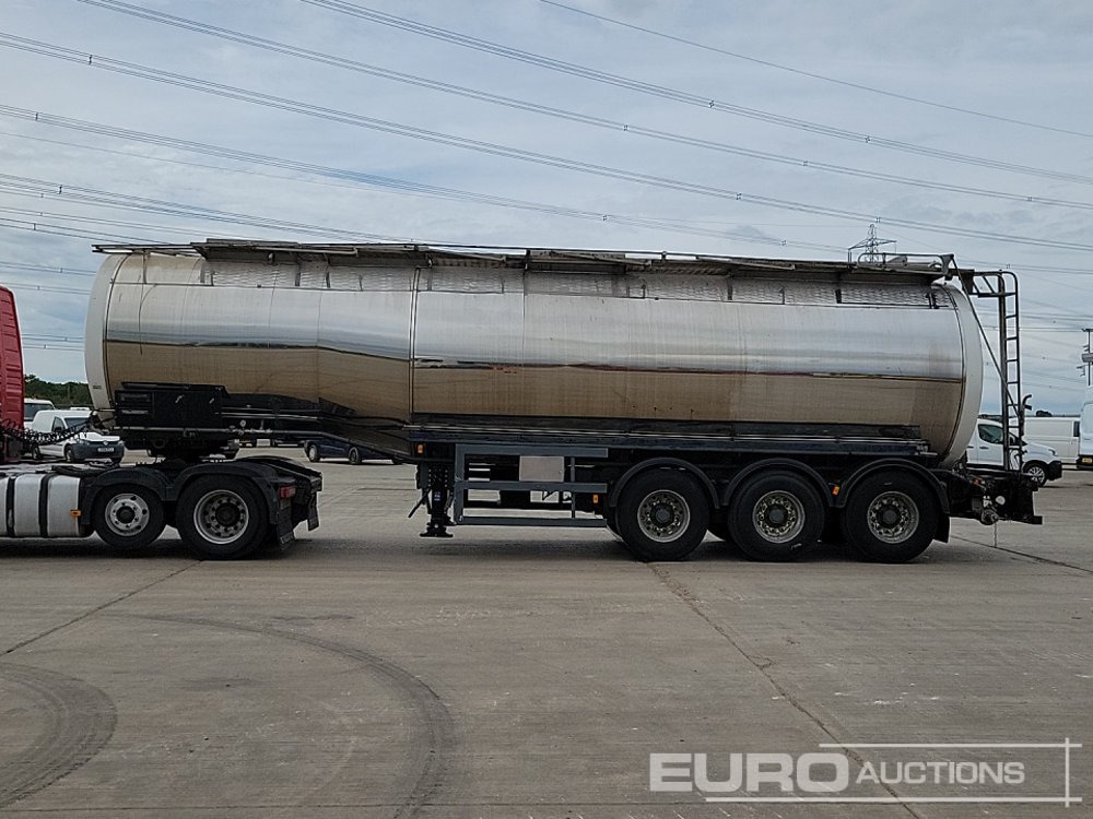 Fruehauf Tri Axle Tanker Trailer - Tank semi-trailer: picture 2 Fruehauf Tri Axle Tanker Trailer - Tank semi-trailer: picture 2