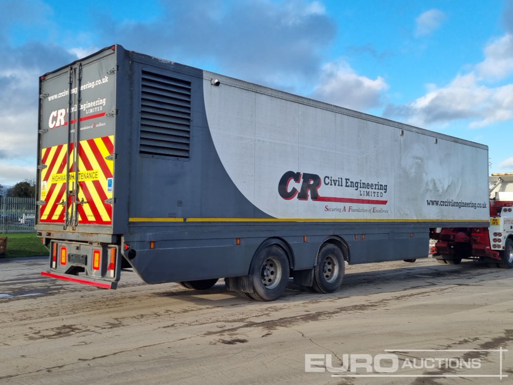 Fruehauf VJH SA2 - Closed box semi-trailer: picture 5 Fruehauf VJH SA2 - Closed box semi-trailer: picture 5