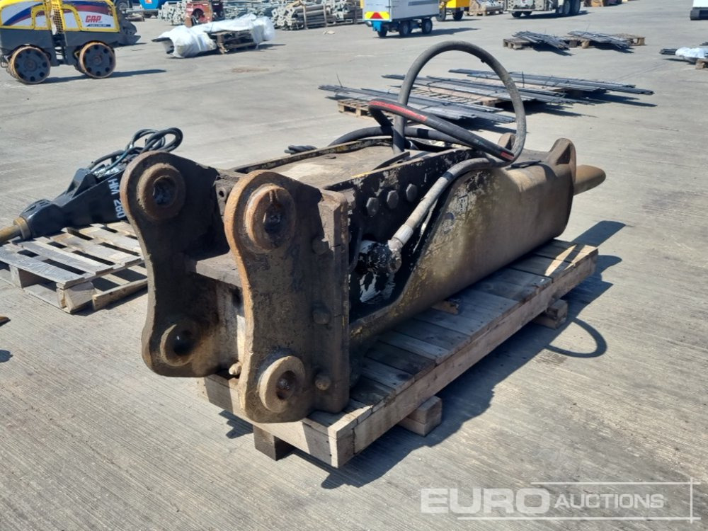 Furukawa F35 - Hydraulic hammer: picture 5 Furukawa F35 - Hydraulic hammer: picture 5