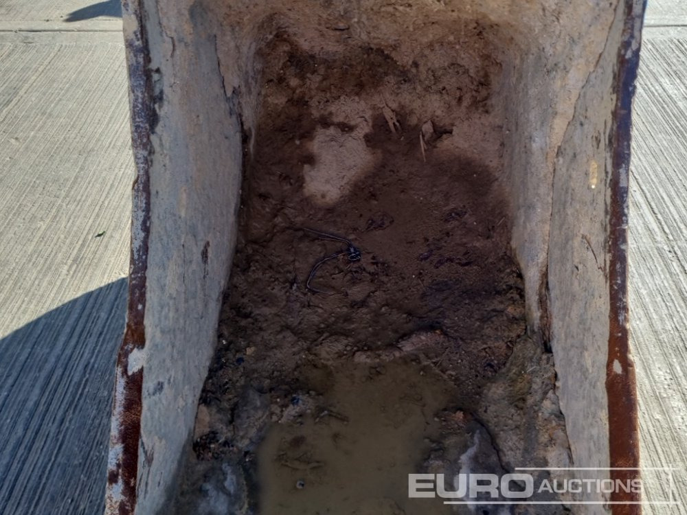 Bucket Geith 24" Digging Bucket 65mm Pin to suit 13 Ton Excavator: picture 9