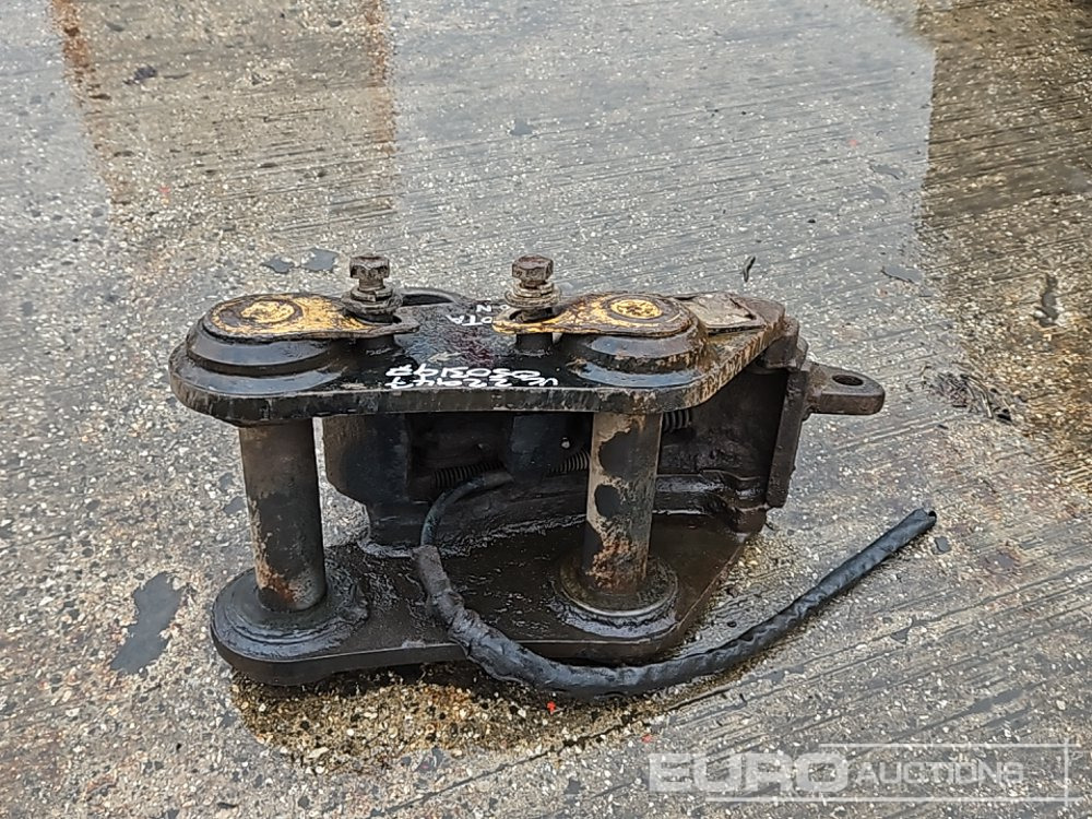 Quick coupler Geith Hydraulic Double Lock QH 60mm Pin to suit 10-12 Ton Excavator: picture 6