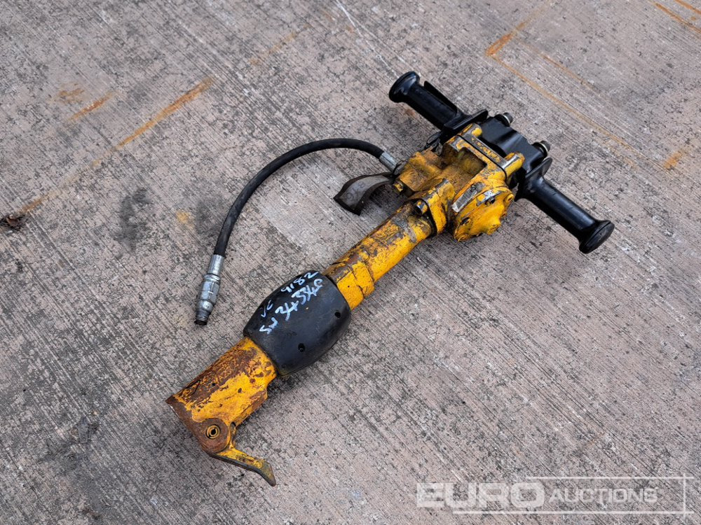 Hydraulic Breaker to suit Power Pack - Construction equipment: picture 1 Hydraulic Breaker to suit Power Pack - Construction equipment: picture 1