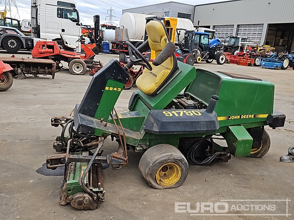 John Deere 2243 - Garden mower: picture 3 John Deere 2243 - Garden mower: picture 3