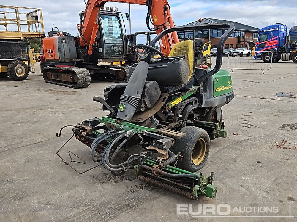 John Deere 2500A - Garden mower: picture 1 John Deere 2500A - Garden mower: picture 1