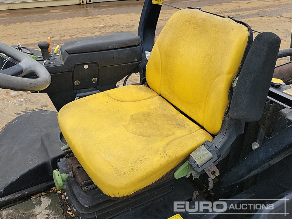Garden mower John Deere 3225C: picture 27