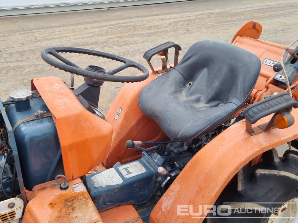 Compact tractor Kubota B1400: picture 21