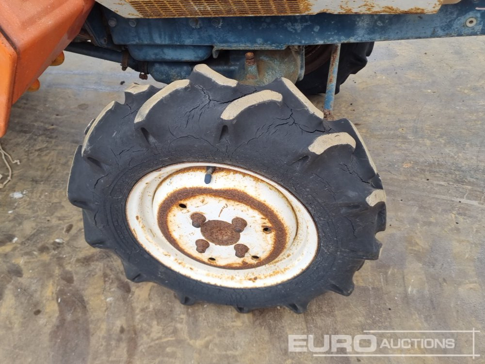 Compact tractor Kubota B1400: picture 11