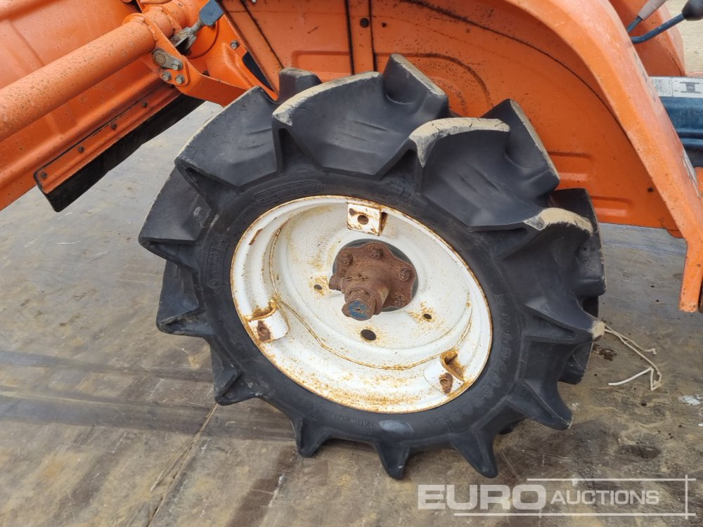 Compact tractor Kubota B1400: picture 12