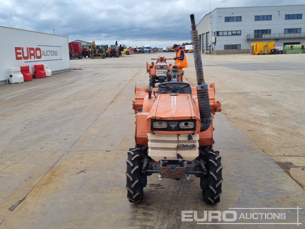 Compact tractor Kubota B1400: picture 8