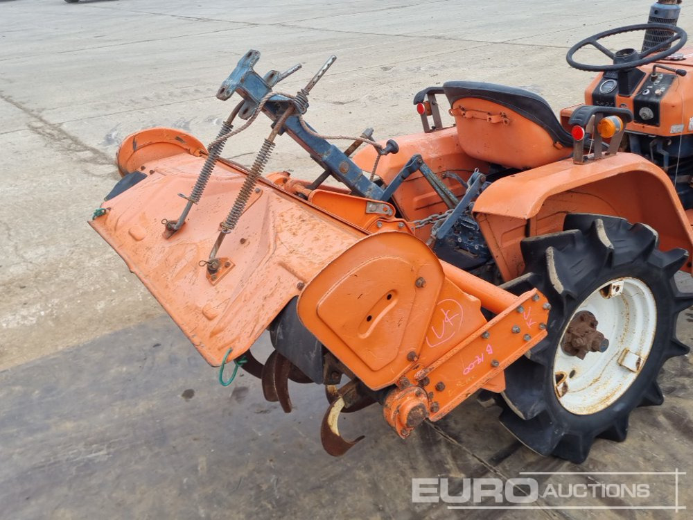 Compact tractor Kubota B1400: picture 13