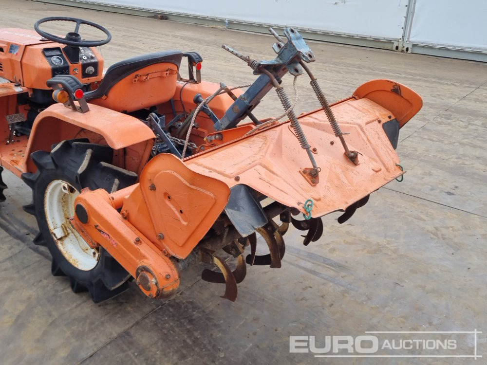 Compact tractor Kubota B1400: picture 14