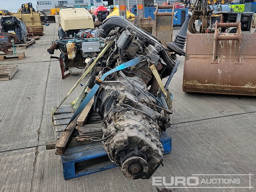 MAN 6 Cylinder Engine, Gearbox - Engine: picture 4 MAN 6 Cylinder Engine, Gearbox - Engine: picture 4