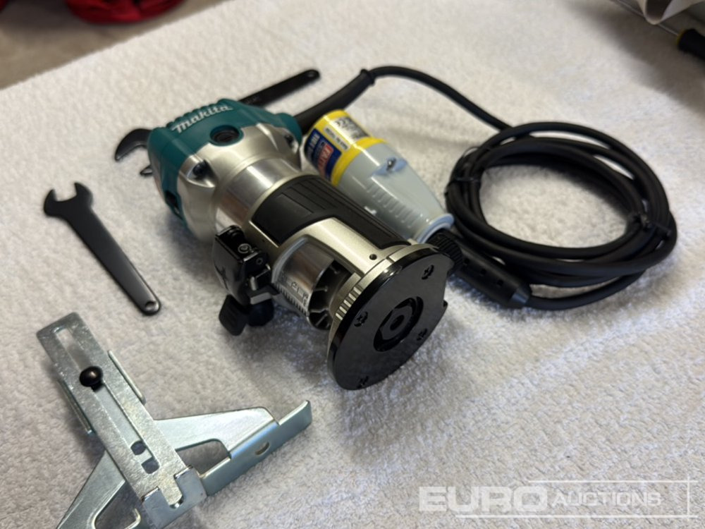 Makita RT0701C - Construction equipment: picture 2 Makita RT0701C - Construction equipment: picture 2