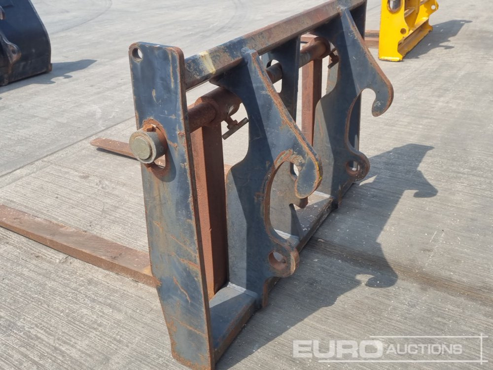 Material handling equipment Fork Carriage & Forks to suit JCB Telehandler: picture 17
