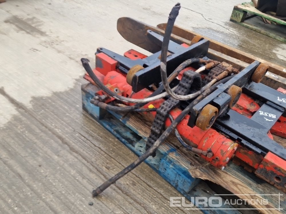 Material handling equipment Hydraulic Rotating Fork Carriage & Forks to suit Forklift: picture 15