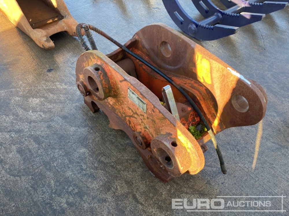 Miller QH 65mm Pin to suit 13 Ton Excavator - Quick coupler: picture 3 Miller QH 65mm Pin to suit 13 Ton Excavator - Quick coupler: picture 3
