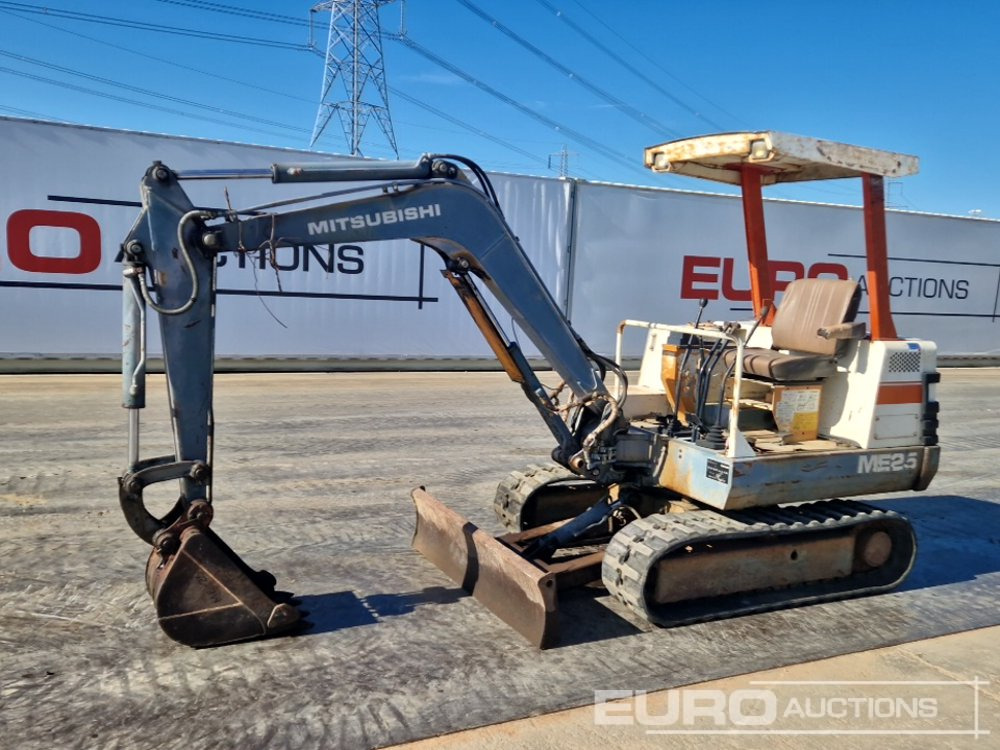 Mitsubishi ME25 - Mini excavator: picture 1 Mitsubishi ME25 - Mini excavator: picture 1